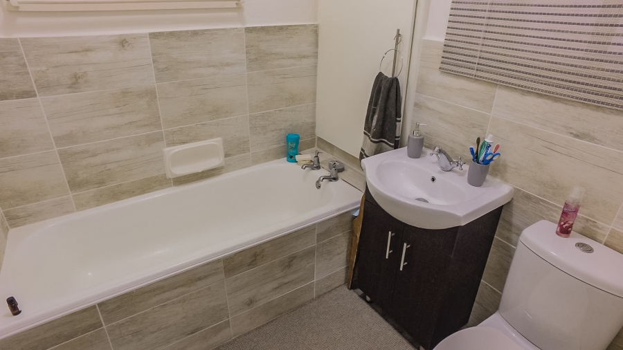 2 Bedroom Property for Sale in Humewood Eastern Cape